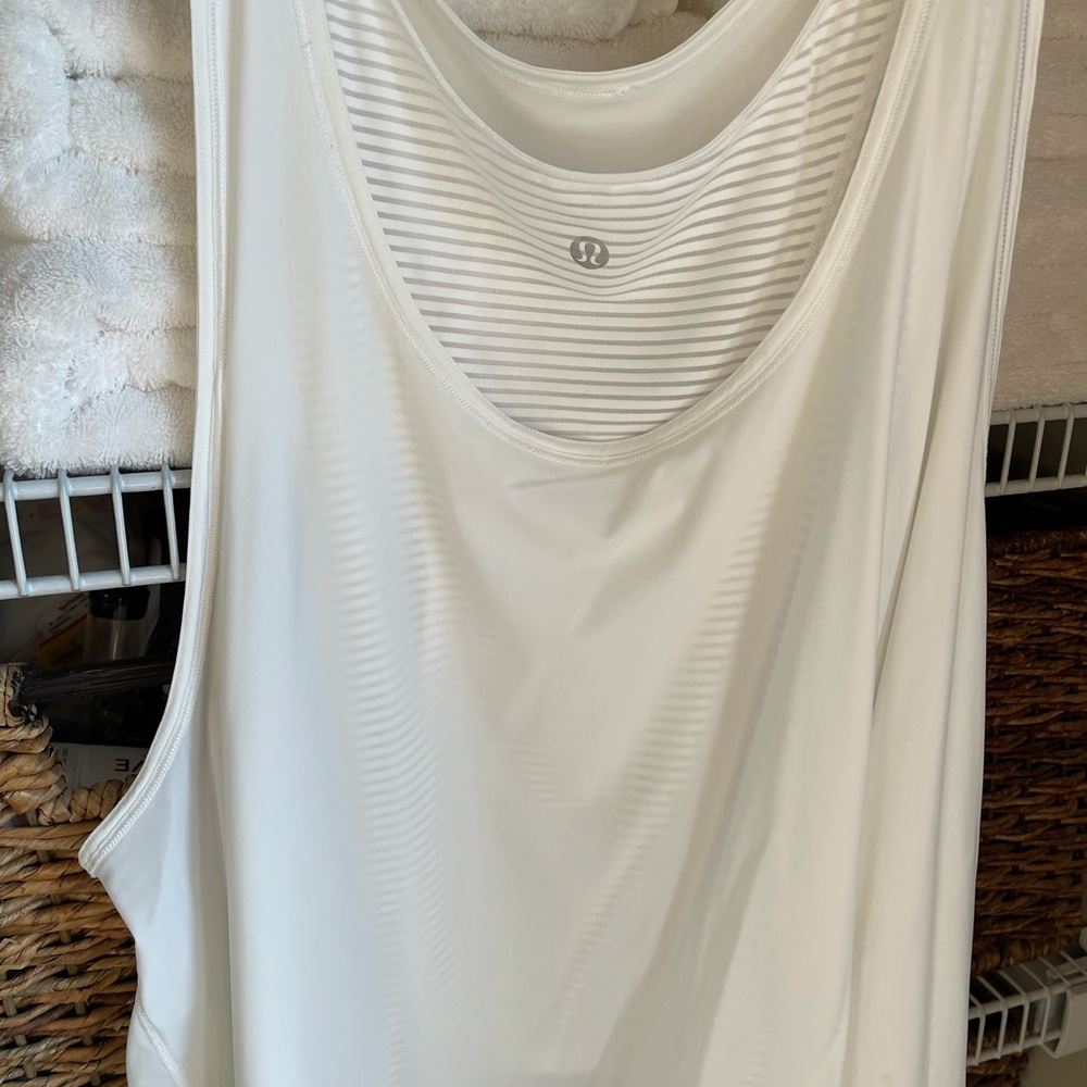 Lululemon Tank - Picture 4 of 7